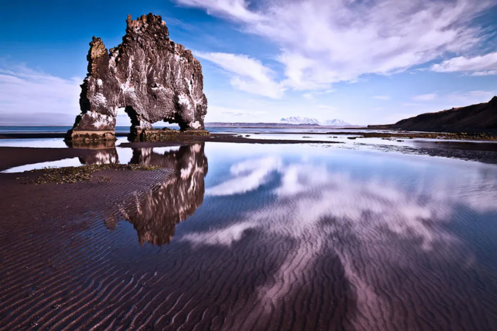 Núi đá Hvitserkur, Bắc Iceland