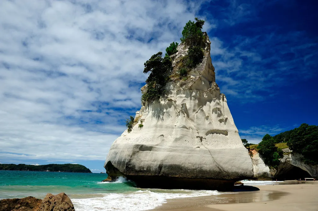 Bãi biển Cathedral Cove, New Zealand