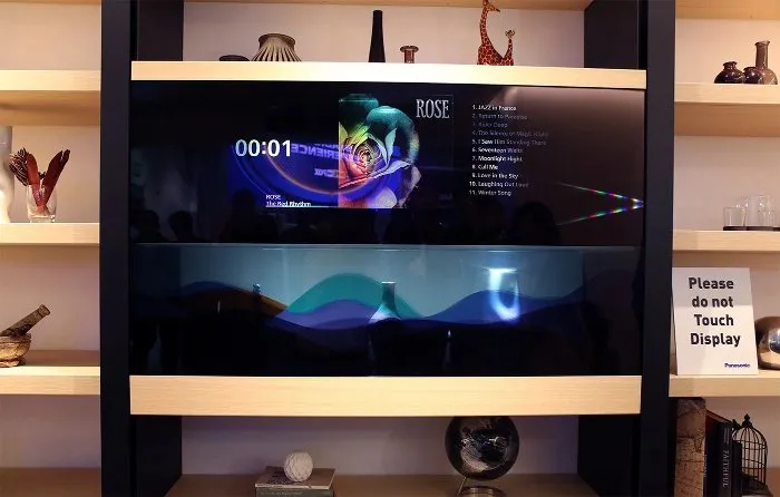 Ở chế độ trong suốt này, chiếc TV sẽ hiển thị hình ảnh ở phía sau của nó.