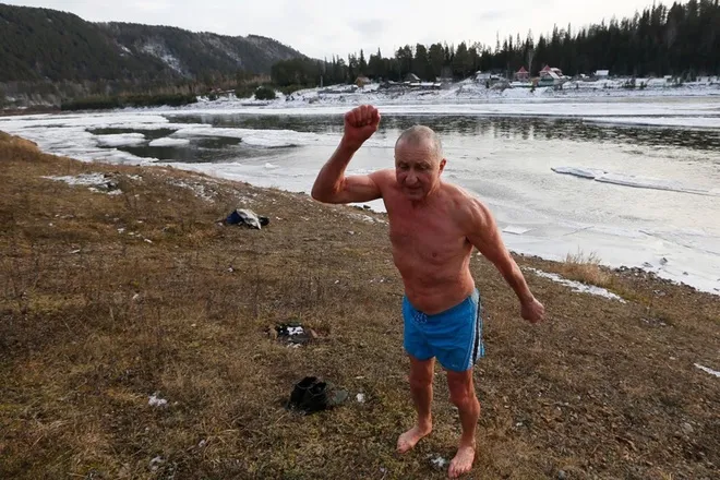 Vladimir Khokhlov, 71 tuổi