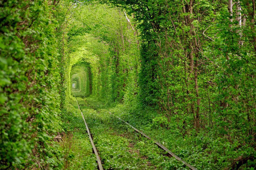 Đường hầm tình yêu ở Ukraine