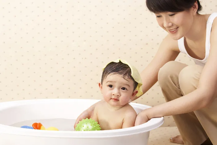 Tắm nước lá, trẻ bị nhiễm trùng máu.