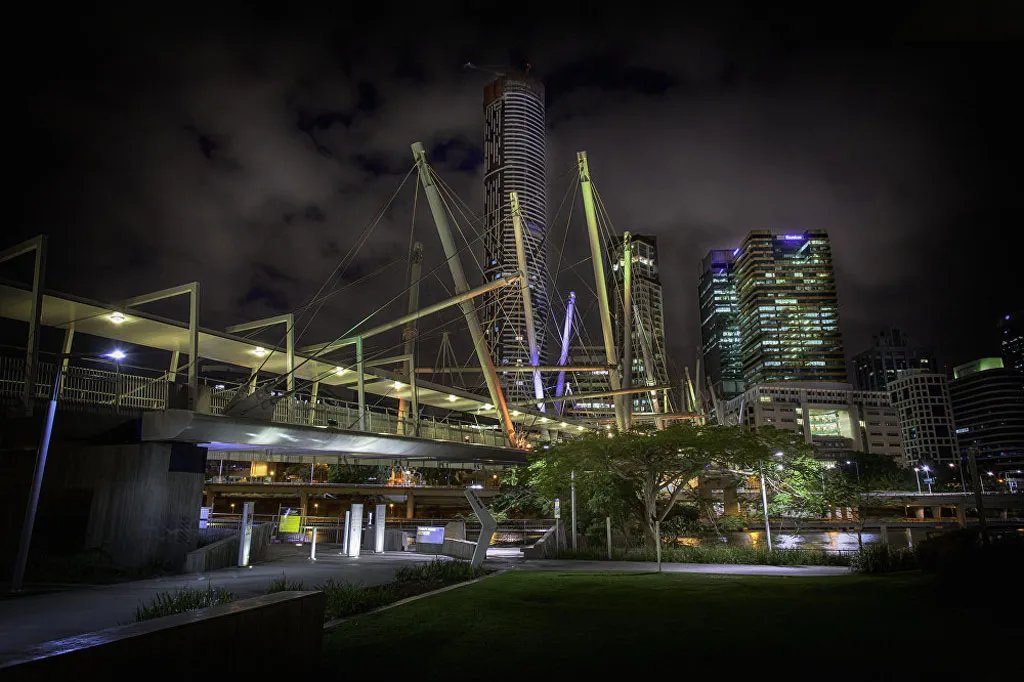 Cầu Kurilpa bắc qua sông Brisbane tại thành phố Brisbane, Australia.
