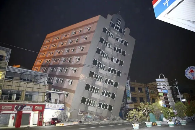 Trận động đất mạnh 6,4 độ Richter xảy ra vào gần 4h với tâm chấn sâu 23km ở khu vực cách thành phố Đài Nam, tây nam đảo Đài Loan.