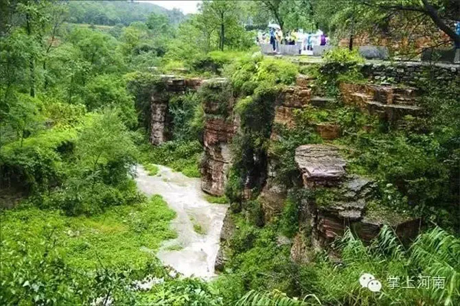 Nơi đây không thể tìm thấy bất cứ một dầu vết nào sự xâm nhập của yếu tố hiện đại
