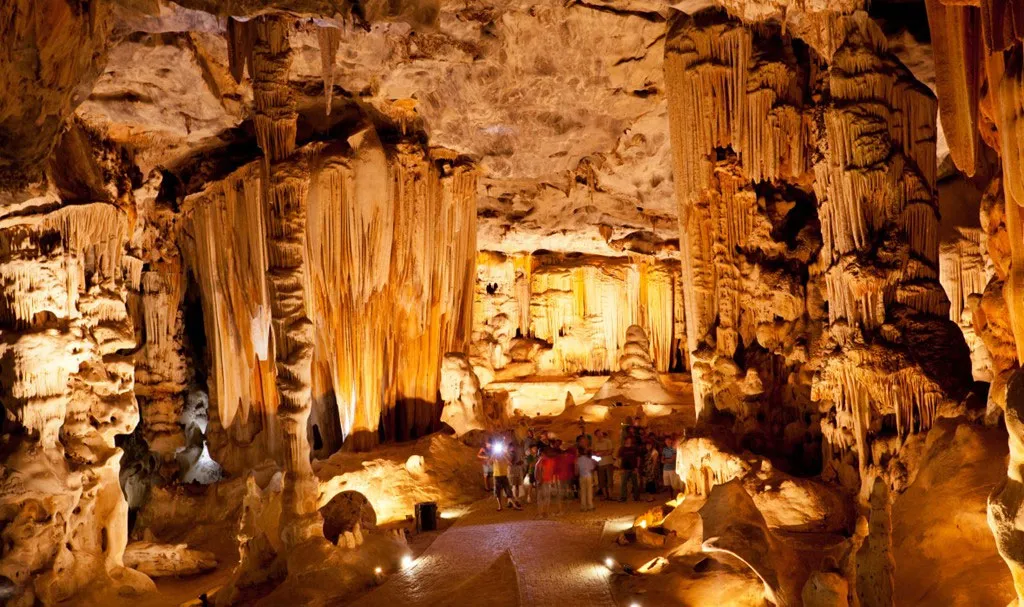 Hang Cango, Western Cape, Nam Phi