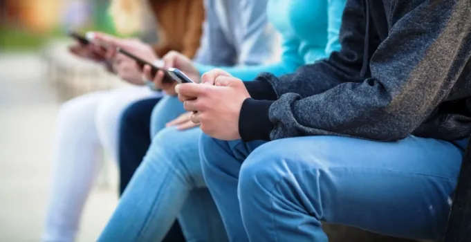 Luôn bật VPN khi vào mạng WiFi công cộng
