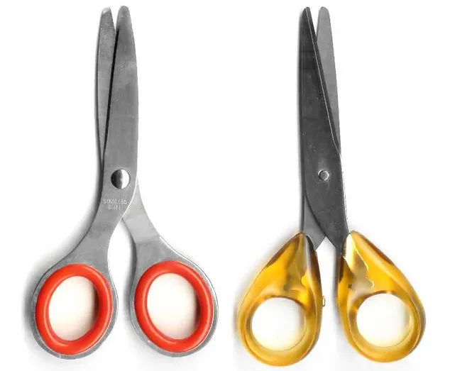 Kéo là dụng cụ cầm tay để cắt đồ vật.