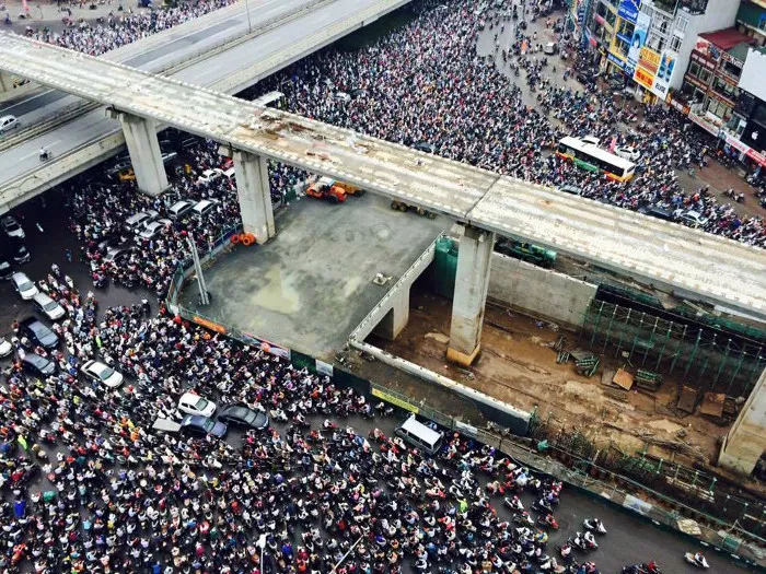Ngã tư Khuất Duy Tiến - Nguyễn Trãi rơi vào cảnh tắc đường kinh hoàng.