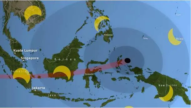 Bức ảnh minh họa dải toàn phần (path of totality) màu đỏ, vùng tối (umbra) là vòng tròn màu đen, vùng nửa tối (penumbra) là các vòng tròn đồng tâm màu tối.