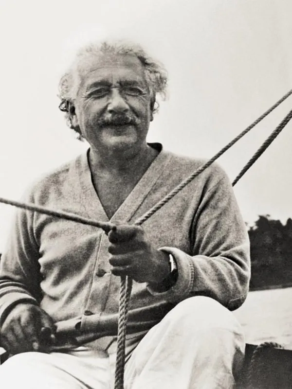 Albert Einstein (1879 - 1955).