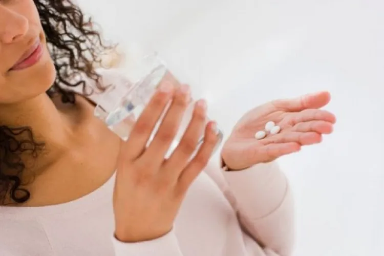 Theo các nhà nghiên cứu, sử dụng liệu pháp hormone thay thế để giảm các triệu chứng của mãn kinh có thể làm tăng nguy cơ mắc một số loại ung thư.