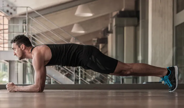 Plank rất dễ thực hiện mà hiệu quả thì cực cao.