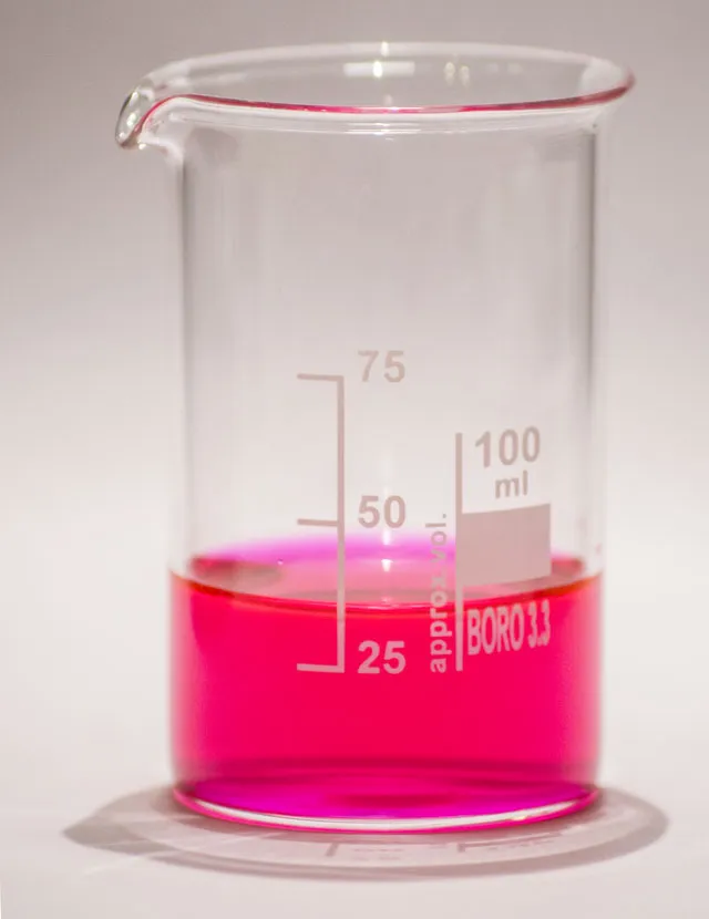Rhodamine B có màu hồng cánh sen đẹp mắt.