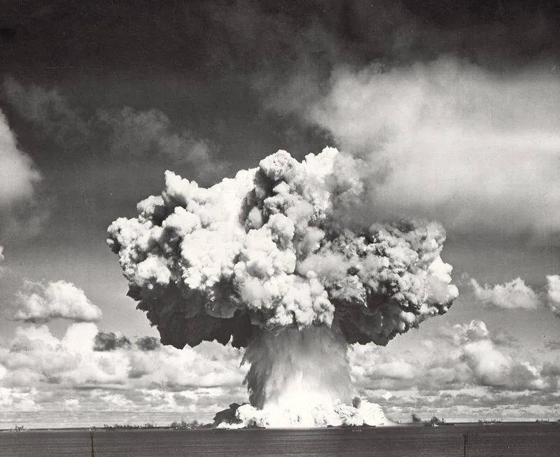 2 quả bom này sau đó đã được thả xuống Hiroshima và Nagasaki của Nhật Bản