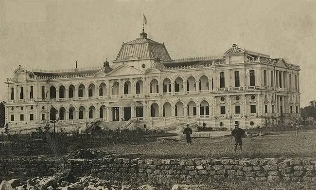 Dinh Norodom thời Pháp thuộc được xây năm 1868 thay cho dinh cũ được xây dựng bằng gỗ năm 1863.