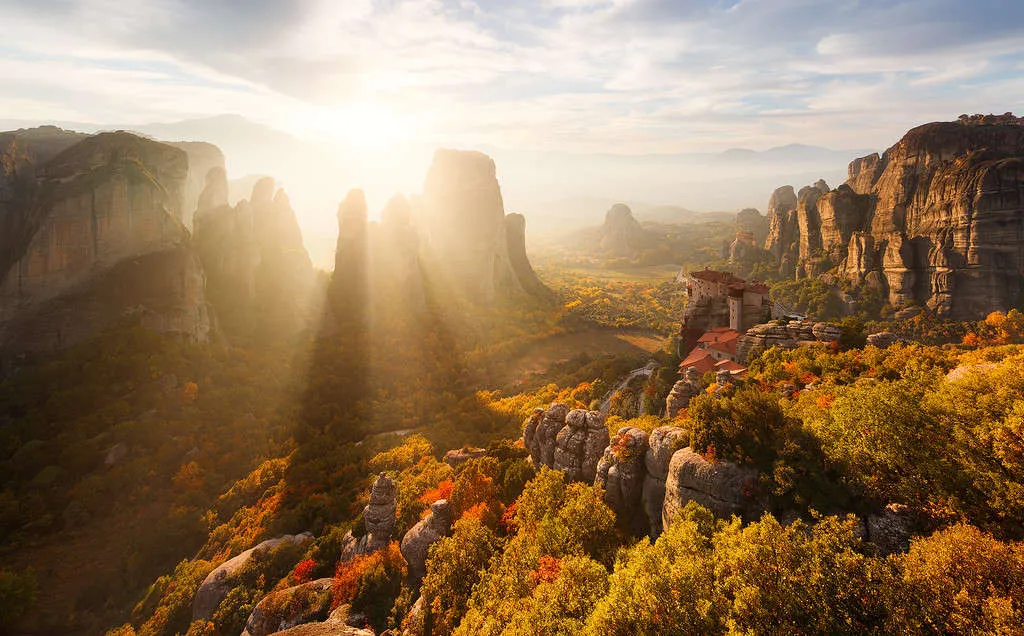 Quần thể tu viện Meteora, Hy Lạp ẩn mình rừng núi.
