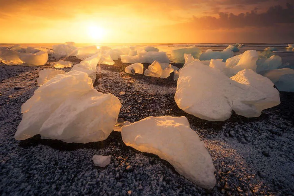 Vùng đất Iceland và những tảng băng giá.