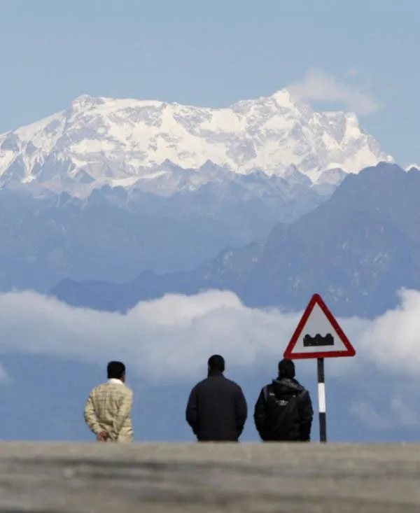 Các núi băng khổng lồ tại Châu Á (chủ yếu thuộc dãy Himalayas) sẽ bị giảm kích thước khoảng 30%, do băng tan chảy.