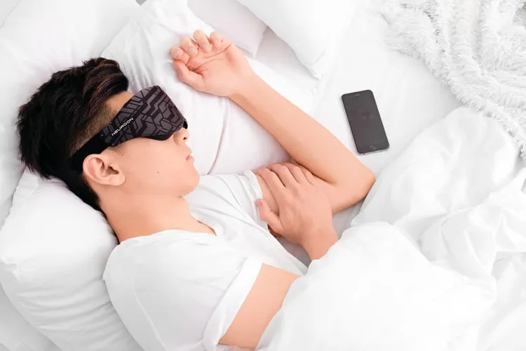 Thiết bị này giúp bạn điều chỉnh múi giờ bằng cách điều chỉnh chùm sáng trong suốt giấc ngủ.