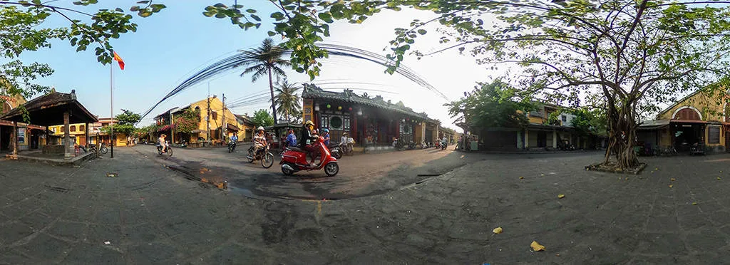 Nằm ở cuối khu vực phố cổ là ngã tư chùa Ông và chợ Hội An.