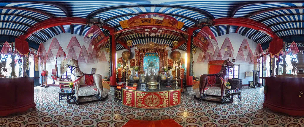 Hội quán Quảng Đông (hay còn gọi là Hội quán Quảng Triệu) được xây dựng vào năm 1885, ở số 176 Trần Phú