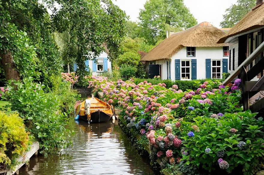 Ngôi làng Giethoorn không có bất kỳ con đường nào...