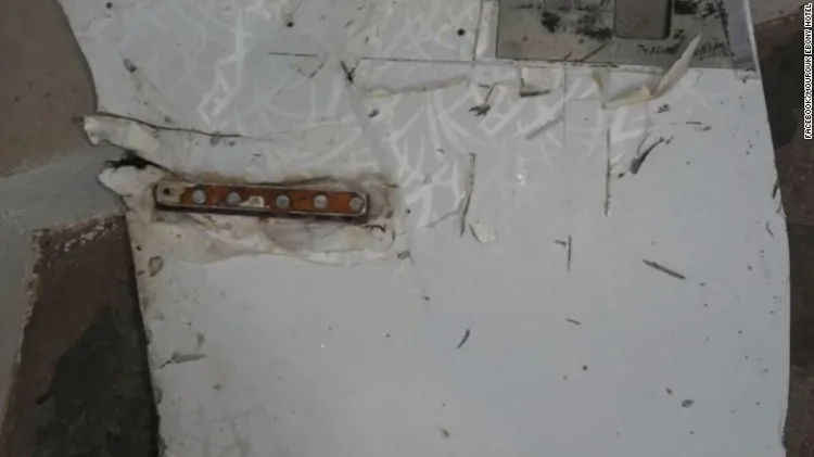 Một mảnh vỡ nghi của MH370 được tìm thấy ở Mauritius.