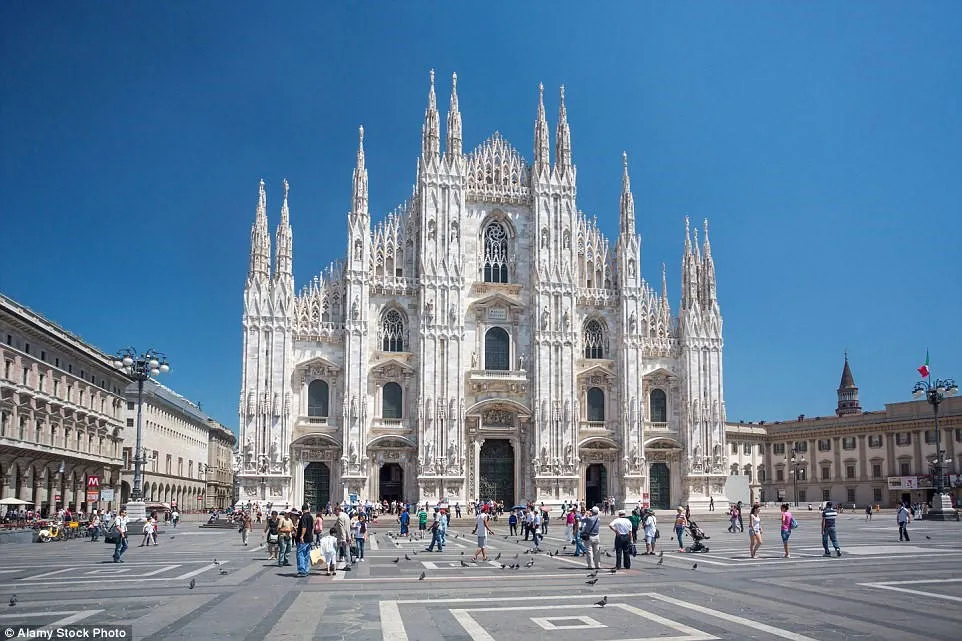 Thánh đường Milan (Duomo), Milan, Italy