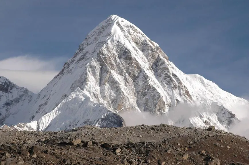 Makalu (chiều cao: 8.485m)