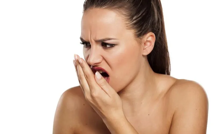 Việc cho thêm vi khuẩn bằng thuốc ngậm đã làm giảm tình trạng hơi thở bốc mùi khó chịu tốt hơn việc chỉ dùng nước súc miệng.
