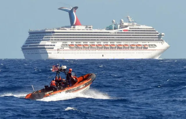 Tháng 12/2012, tàu du lịch khổng lồ Carnival Triumph của Mỹ chở hơn 4.200 người đã gặp sự cố hỏa hoạn tại buồng máy.