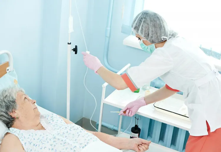 Trong bất kỳ hoàn cảnh nào, việc truyền dịch phải được tiến hành theo đúng chỉ định của bác sĩ.