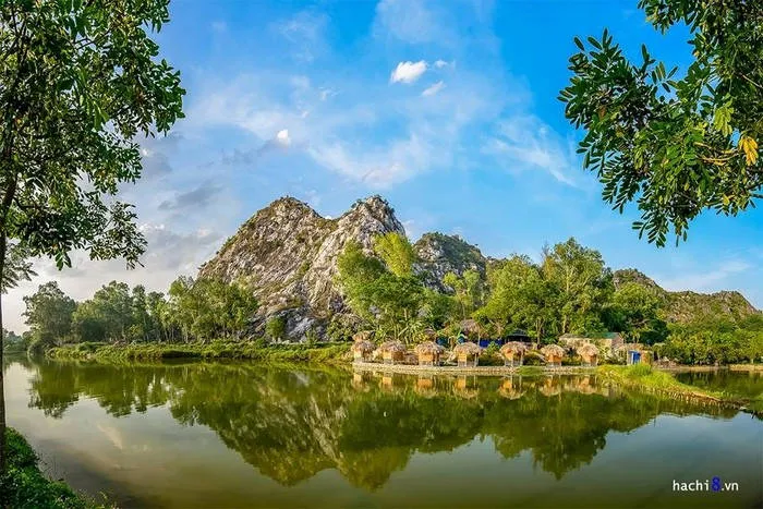 Núi Trầm hay Tử Trầm Sơn là một vùng núi đá vôi thuộc xã Phụng Châu, huyện Chương Mỹ, Hà Nội