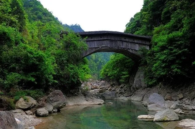 Cách biệt với những thành phố hiện đại ồn ào, ngôi làng cổ là nơi tuyệt vời cho những người cảm thấy áp lực với cuộc sống.