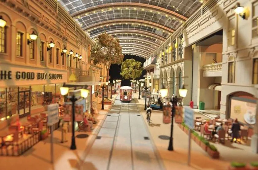 Siêu thị Mall of the World của Dubai (Các tiểu vương quốc Ả Rập thống nhất) là một công trình khổng lồ, lớn gấp 9 lần siêu thị Mall of America.