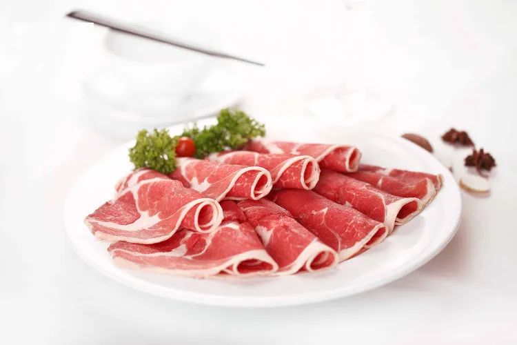 Cừu được cho ăn thức ăn trộn dầu 15 tuần trước khi bị giết thịt, khi đó, lượng axít omega-3 đã ngấm vào thịt cừu.