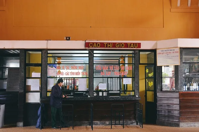 Nơi đây được du khách nước ngoài biết đến là một nhà ga cổ xưa và thuộc loại đẹp ở Đông Nam Á vẫn còn sót lại.