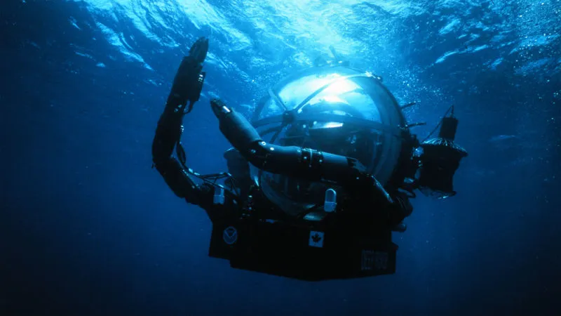 Deep Rover, một tàu lặn một người lái khác của Nuytco Research.