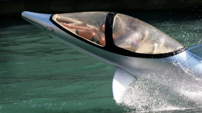 Nguyên mẫu tàu cá nhân Innespace Dolphin.