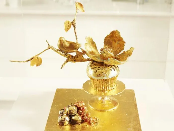 Chiếc cupcake của giới siêu giàu - giá 1.300 USD/chiếc (khoảng 27 - 28 triệu đồng).