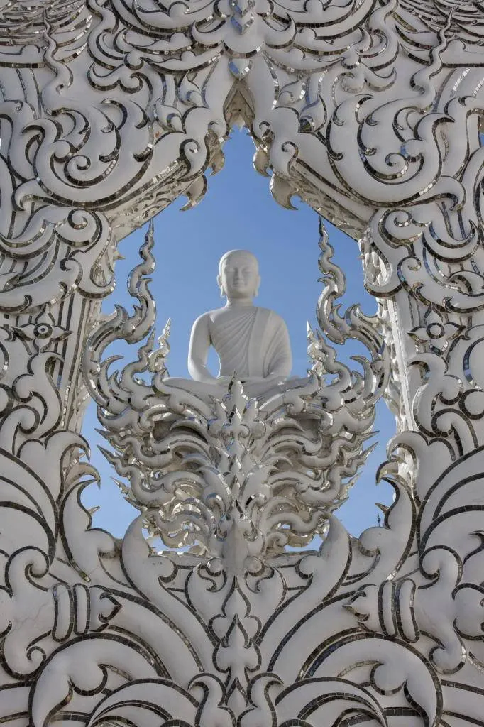 Đến thời điểm hiện tại, dù diện mạo của Wat Rong Khun đã định hình khá rõ nét nhưng ngôi chùa vẫn còn đang trong giai đoạn xây dựng và sẽ tiếp tục được hoàn thiện trong nhiều năm tới.