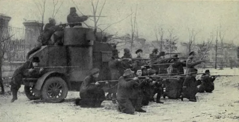 Nội chiến Nga kéo dài từ năm 1917 - 1922 đã gây ra tổn thất to lớn về người và tài sản. Theo ước tính, số người thiệt mạng trong cuộc nội chiến này vào khoảng 5 - 9 triệu người.
