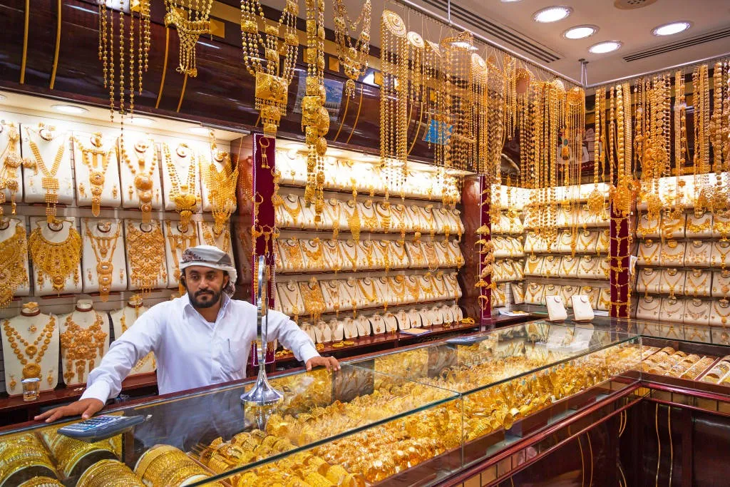 Cửa hàng vàng là nơi du khách không thể bỏ qua ở Dubai.