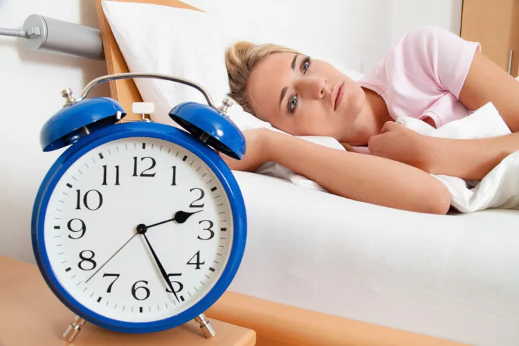 Hầu hết các loài có vú thường hay có xu hướng ngủ nghiêng một bên.