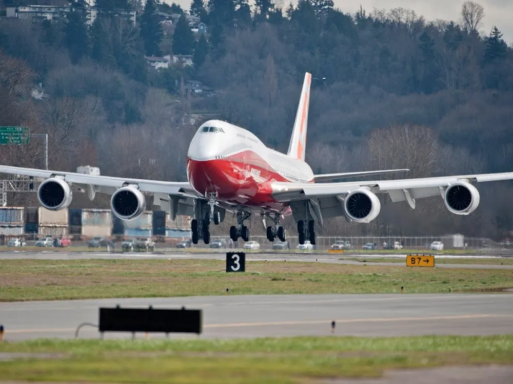 Một thập niên sau, Boeing cập nhập mẫu 747 lần nữa.