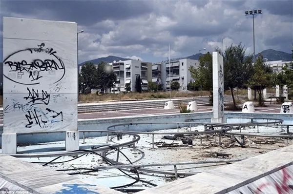Các khu thi đấu phục vụ Olympic ở Athens, Hy Lạp dường như không còn giá trị sử dụng.
