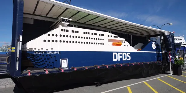 Jubilee Seaways là tàu biển xếp bằng lego lớn nhất thế giới.