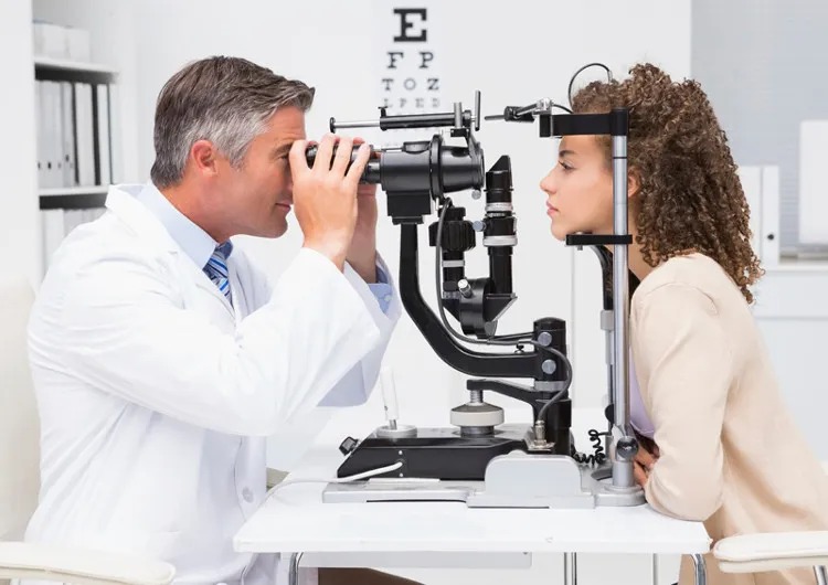 Khi bạn khám mắt, bác sĩ có thể phát hiện ra nhiều căn bệnh nguy hiểm không liên quan đến mắt.