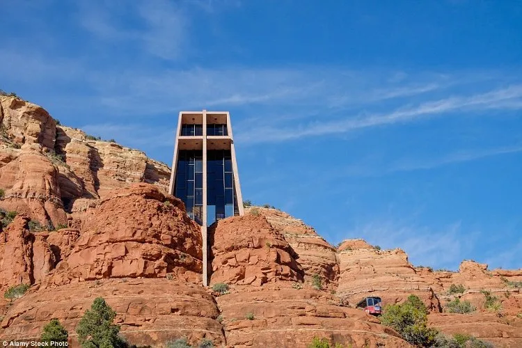 Nhà nguyện Holy Cross, Arizona, Mỹ
